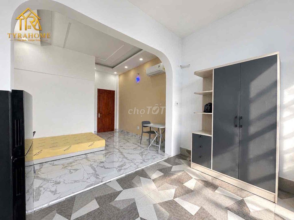 Nguyễn Kiệm cool balcony studio, Phú Nhuận