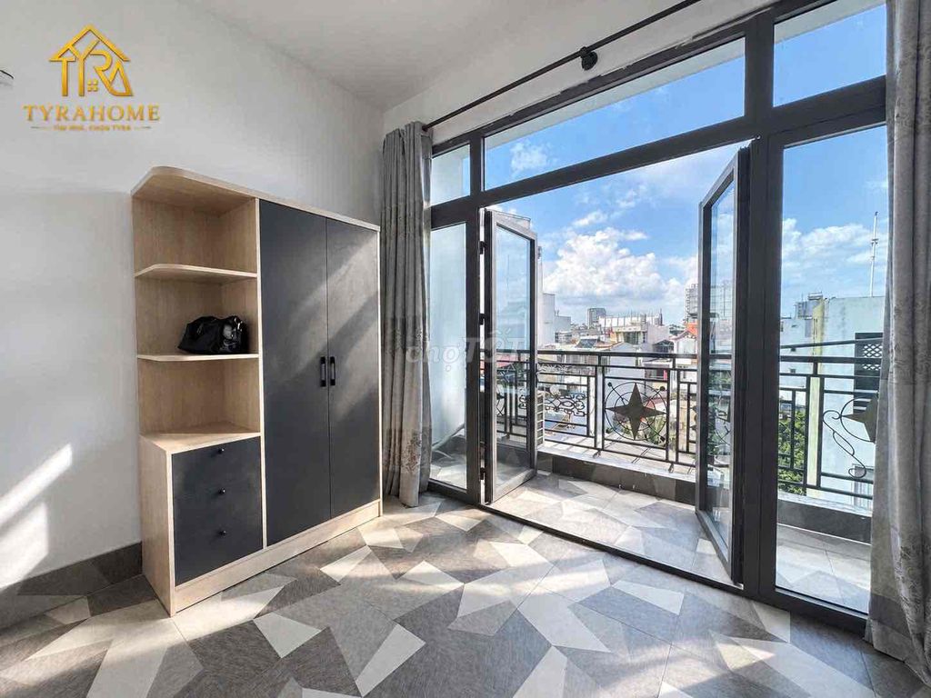 Nguyễn Kiệm cool balcony studio, Phú Nhuận