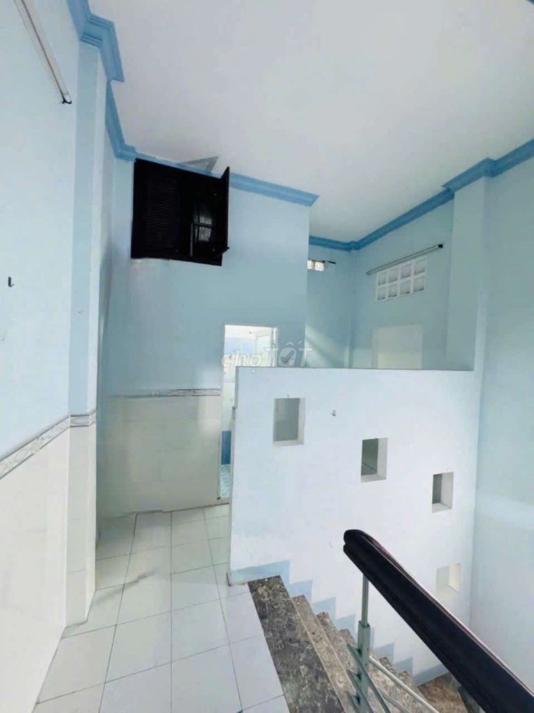 Rent the original house-- Nhiêu Tứ, Phú Nhuận.