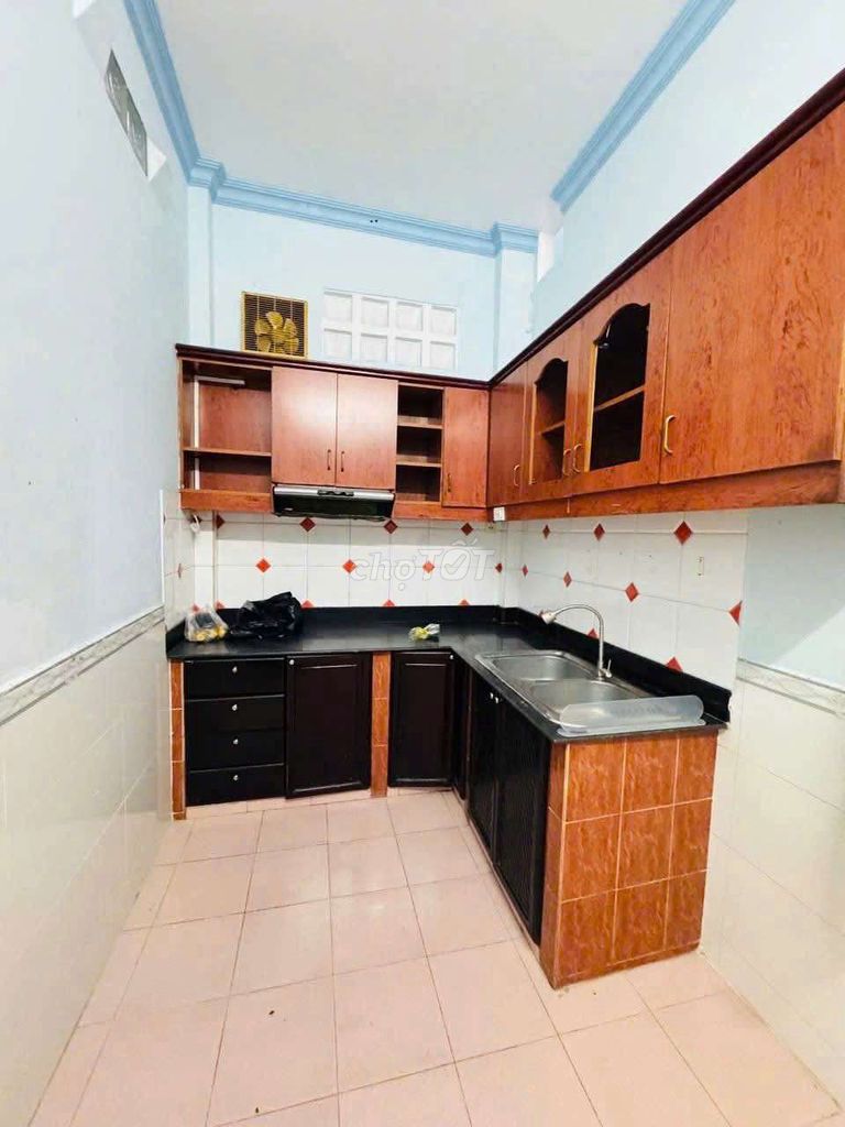 Rent the original house-- Nhiêu Tứ, Phú Nhuận.