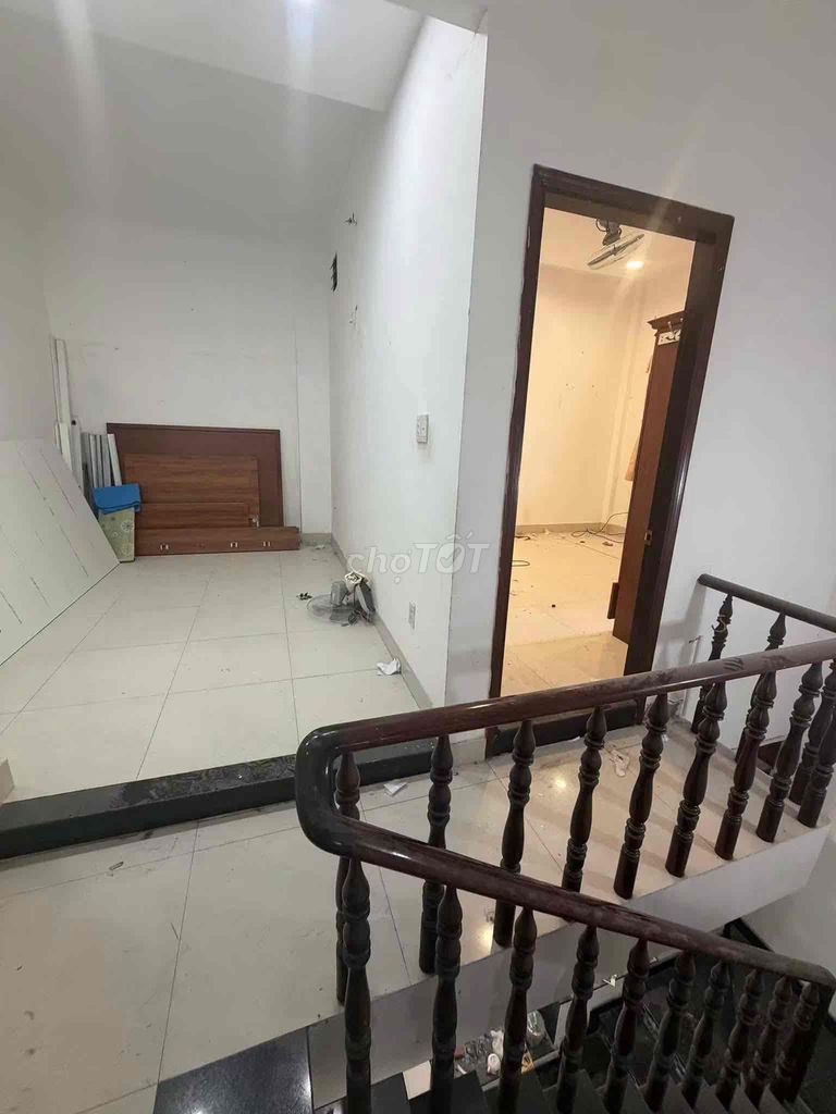 Rent the original house - hxm Nguyễn Hữu Cảnh, Bình Thạnh
