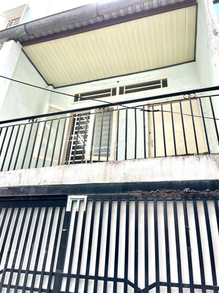 Rent the original house-- Cao Thắng, District 3.