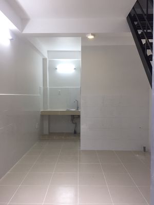 Room 1 is set, alley truck, 3 x 5 meters, Bancon, 130/5 nshl, P 7-cent.