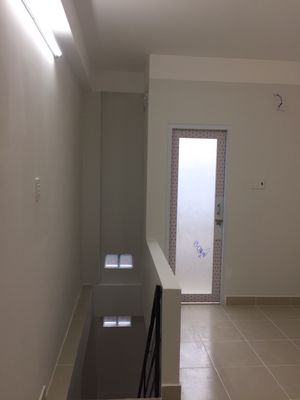 Room 1 is set, alley truck, 3 x 5 meters, Bancon, 130/5 nshl, P 7-cent.