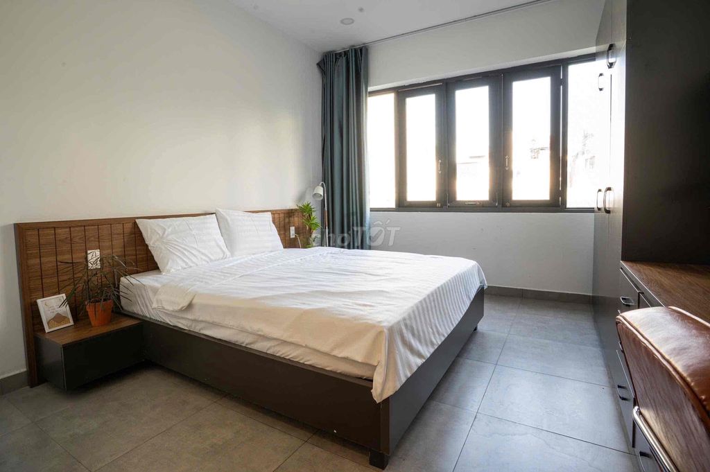 apartment full of furniture right in the eighth court park, the monsignor, isb