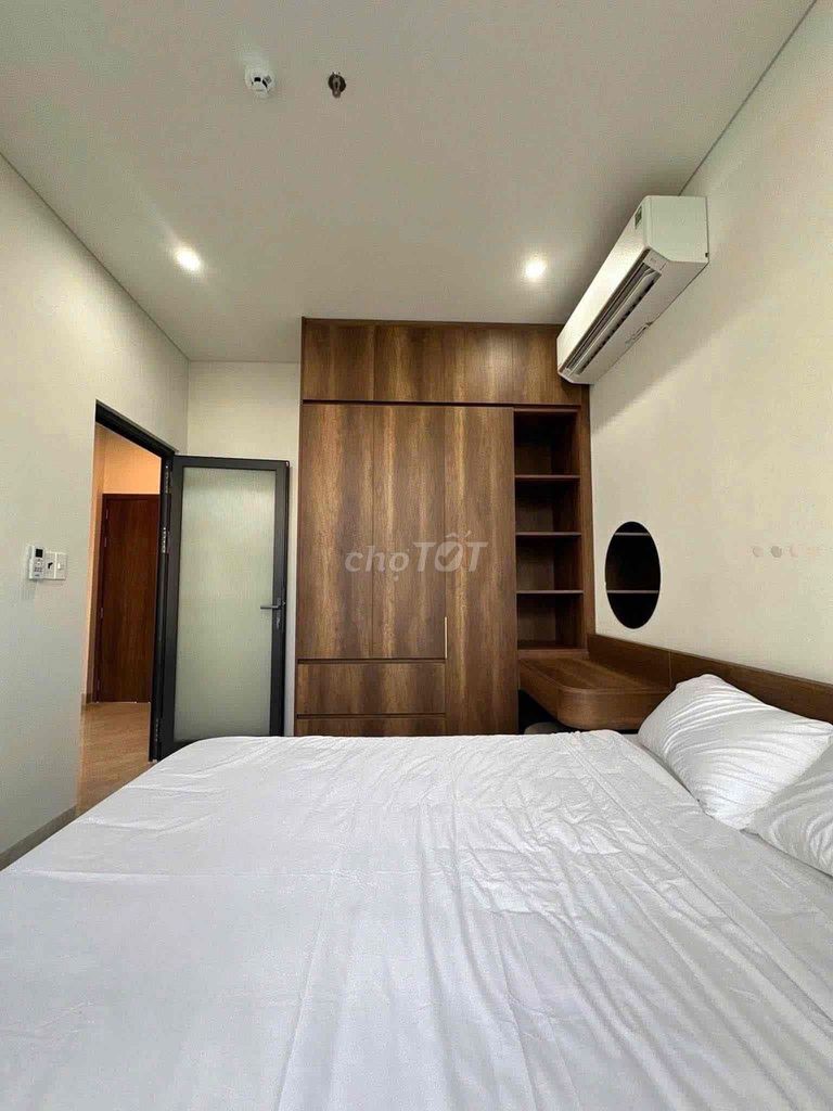 Rent the Guardian 1 Bedroom Full of Secrets in District 7