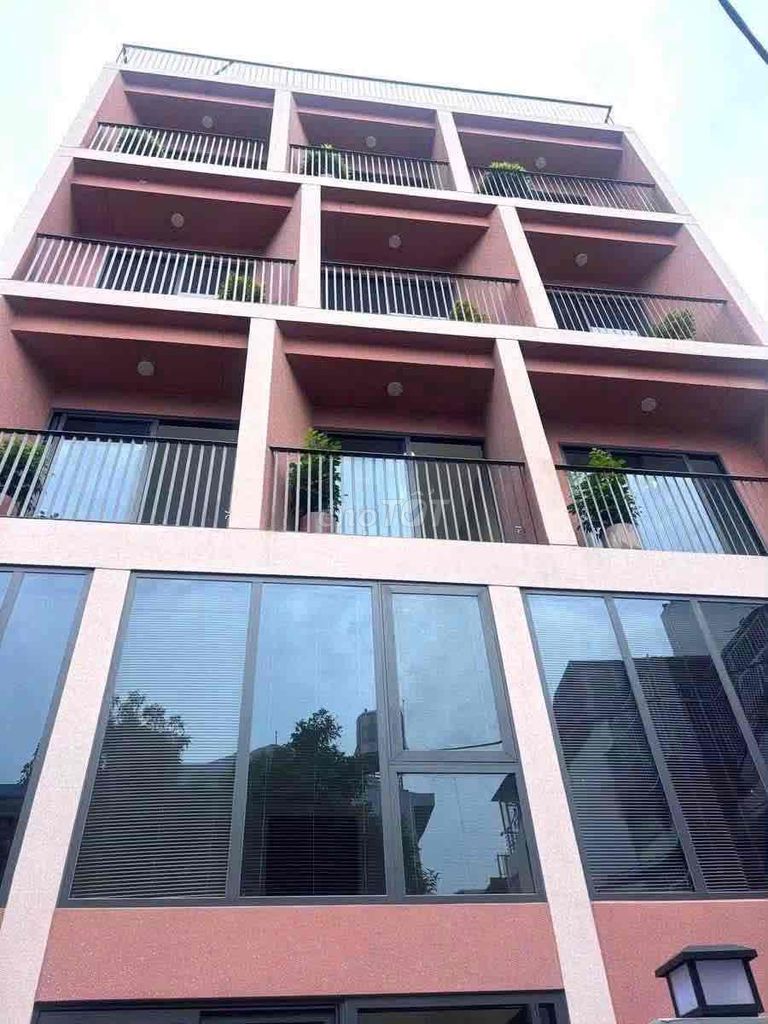 Rent the Guardian 1 Bedroom Full of Secrets in District 7