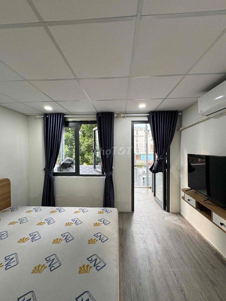 apartment full of furniture with bancol right at the new market, tart park.