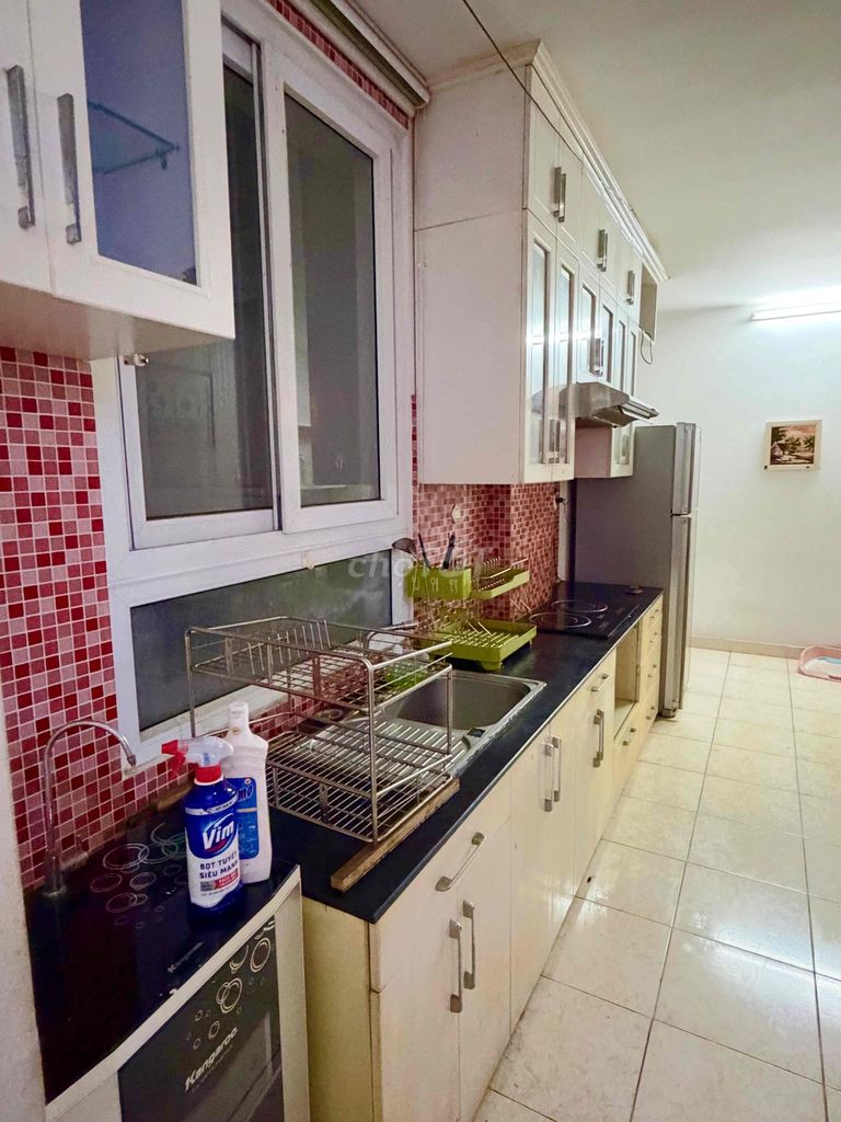 We'll have two bedrooms. Two Tân Phú toilets.