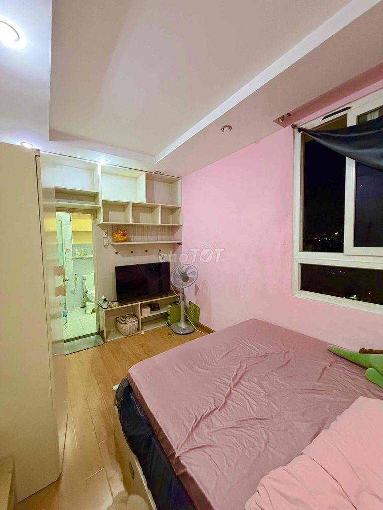 We'll have two bedrooms. Two Tân Phú toilets.