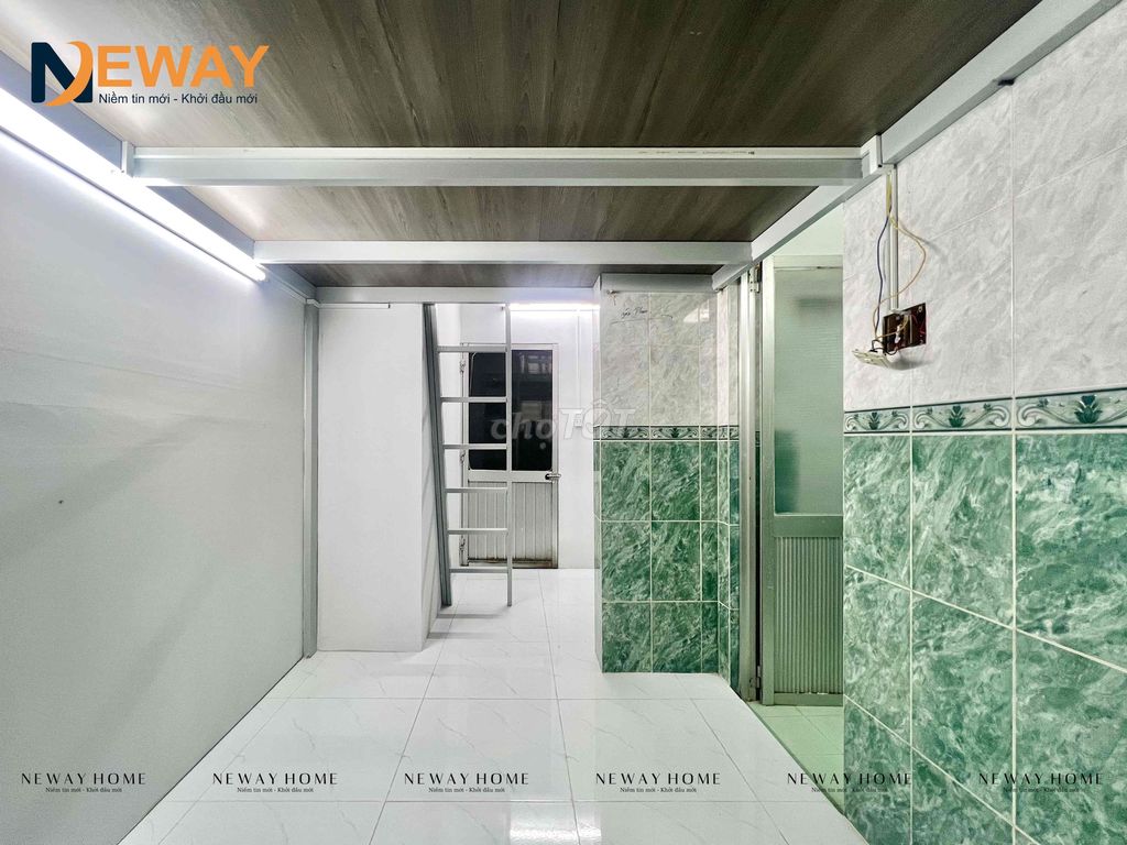 Cheap room, sky windows / 1 Clean, safe, safe