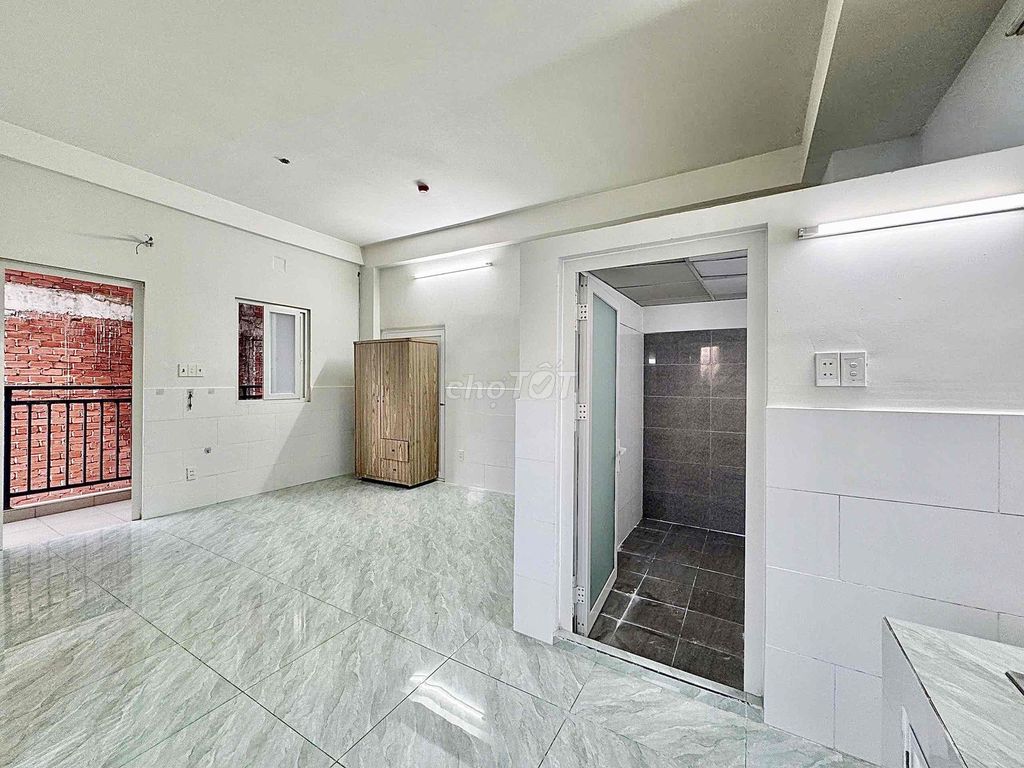 Rent a sky windowsroom which recognizes the Lê Đức Thọ tram