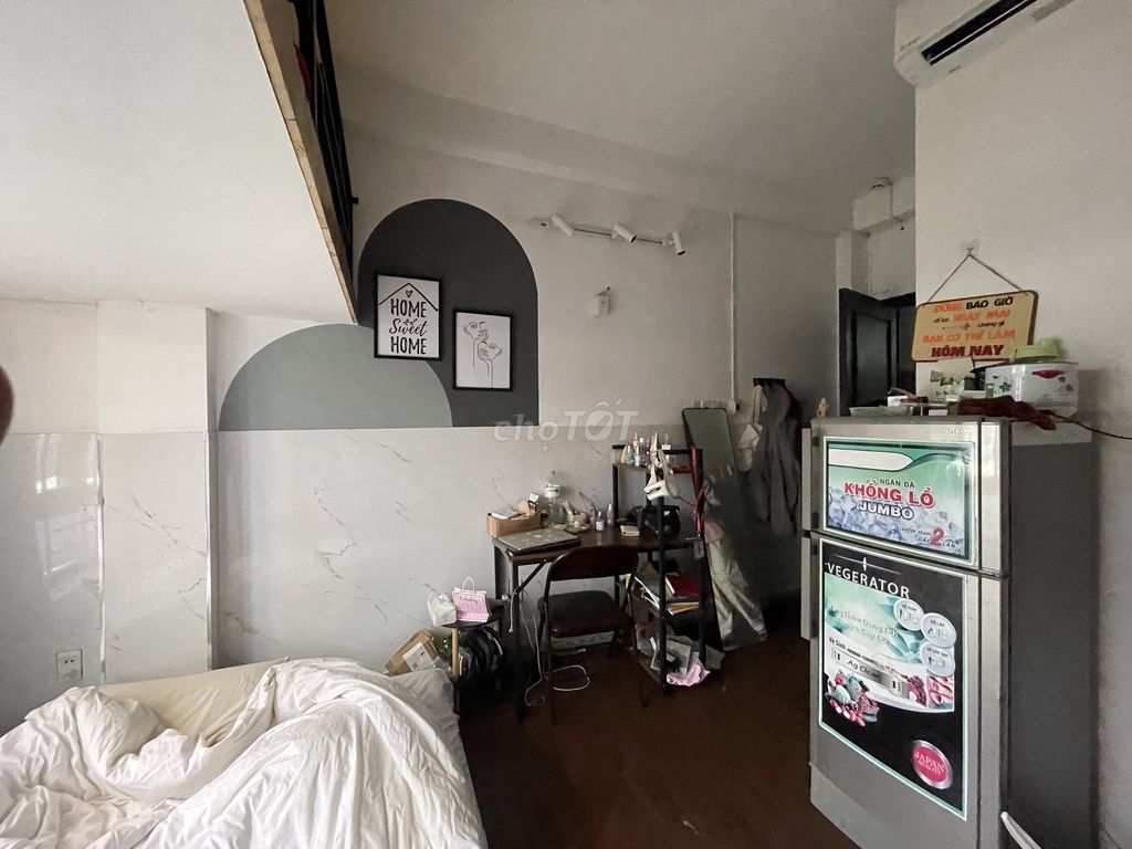 Rent the service apartment right in the sands - black coppers five Ps on the road.