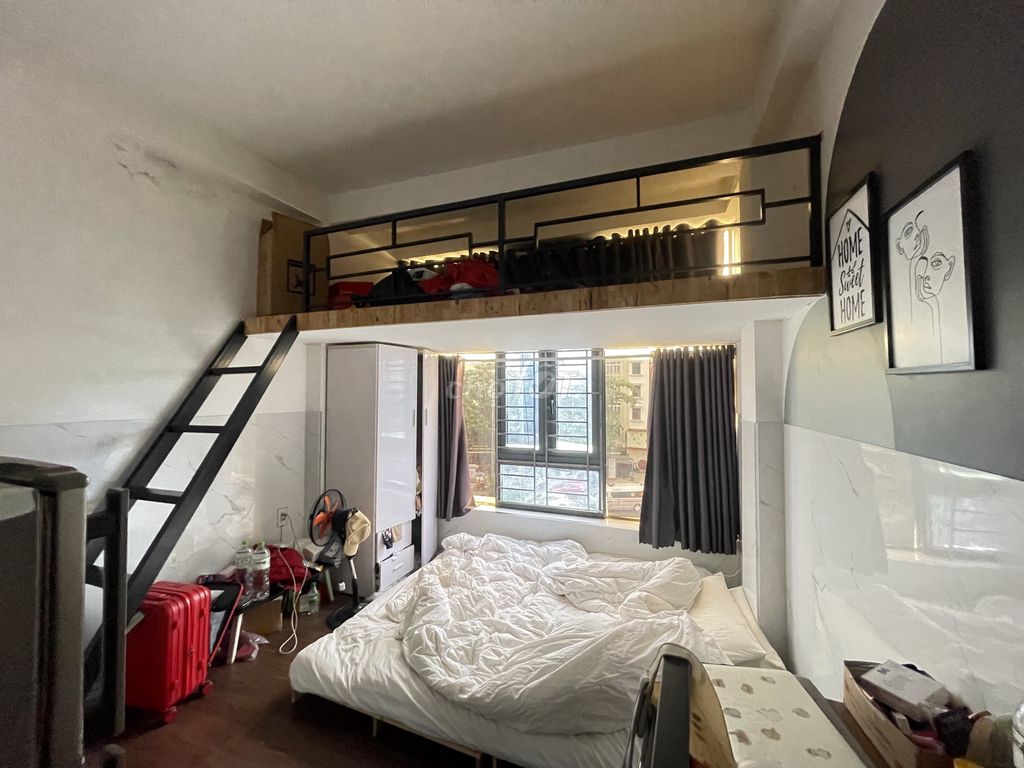 Rent the service apartment right in the sands - black coppers five Ps on the road.