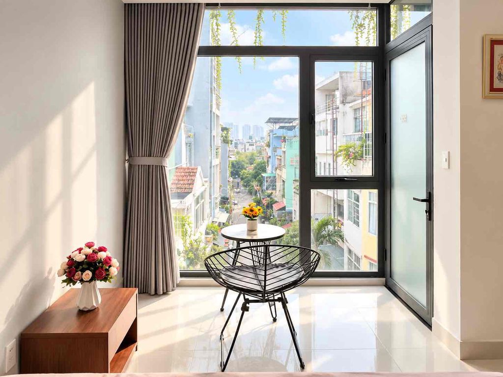 Drug room, Bình Thạnh : Large window, wide view