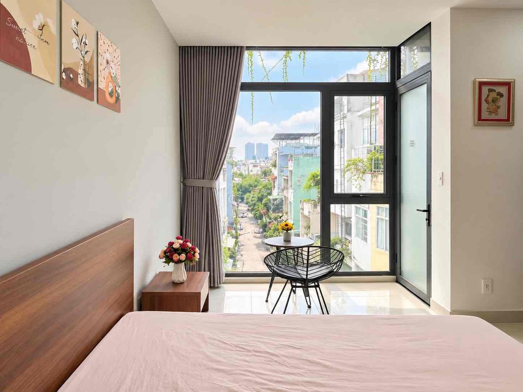 Drug room, Bình Thạnh : Large window, wide view