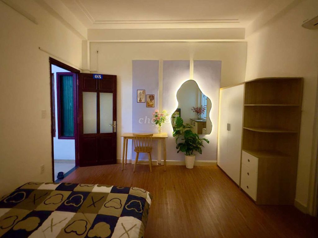 Studio Full Free Window Contents
