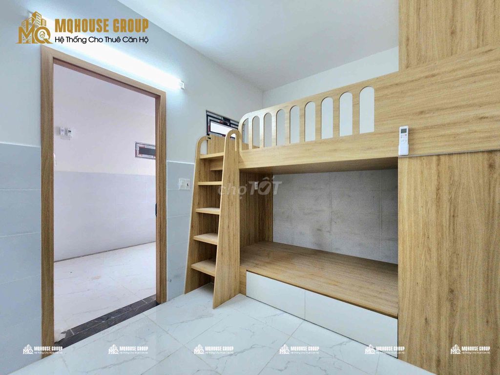 New construction, private washing machine, near the business school, only 100 percent.