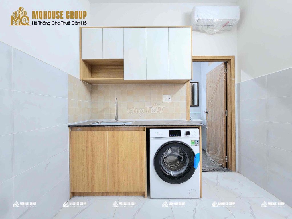 New construction, private washing machine, near the business school, only 100 percent.