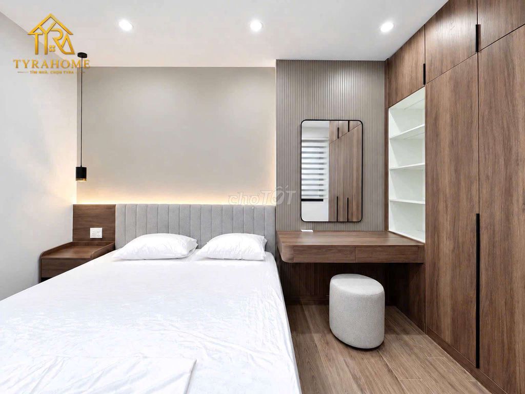 Open the apartment full of luxry near the two embess, Tân Định debt