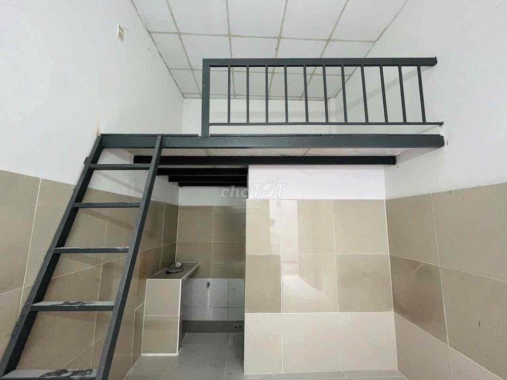 Rent us a high-security grounder. Near kcx ufm, New America's Market. By the way of District 4