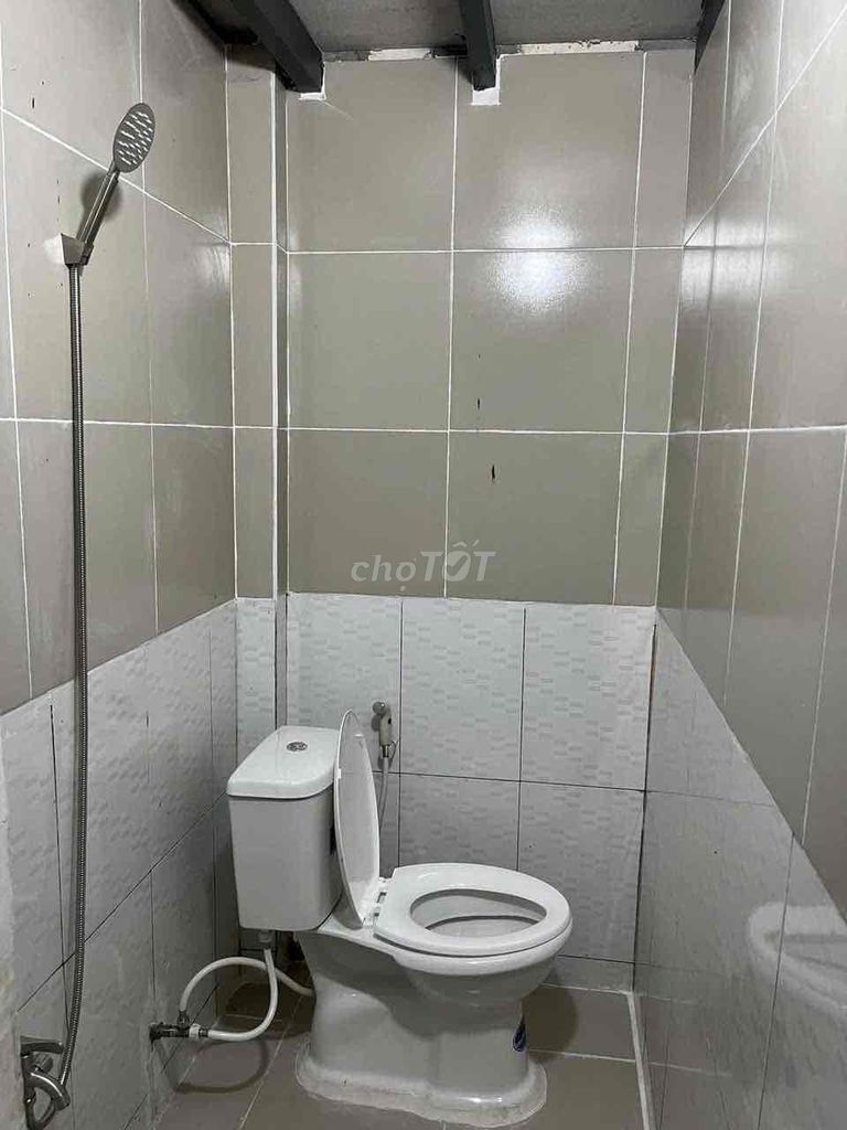 Rent us a high-security grounder. Near kcx ufm, New America's Market. By the way of District 4