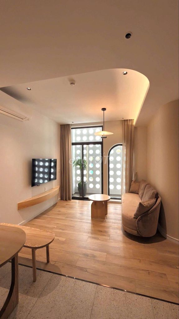 Room full-in-the-central service in the center of District 1.
