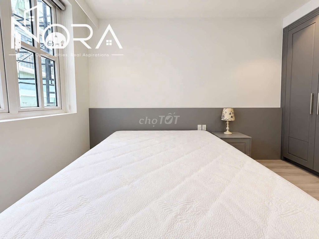 The full-intent service apartment near the Nguyễn Văn Thủ center.