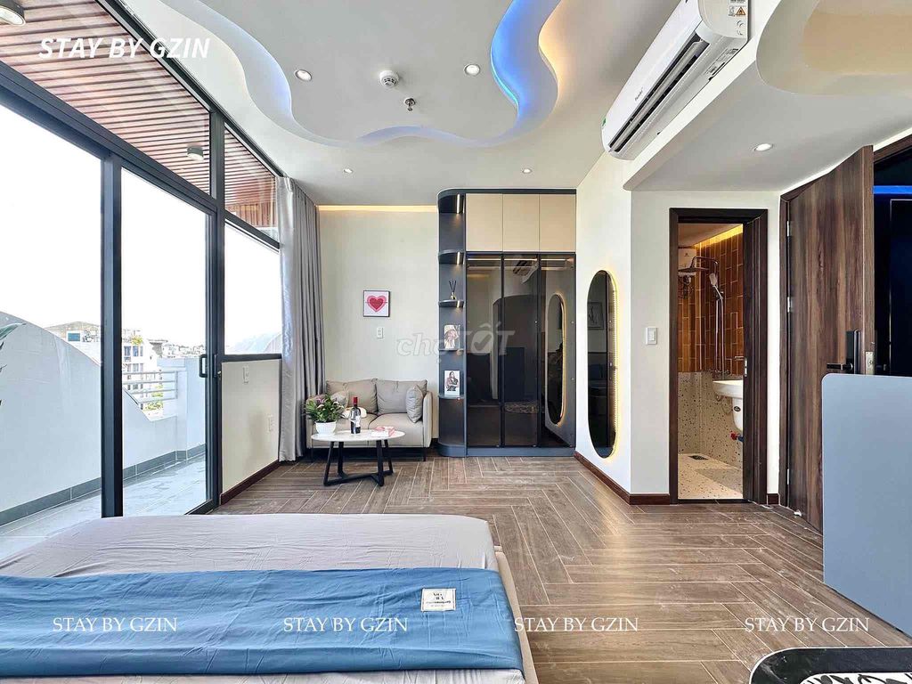 mini apartment right at the Phú Nhuận stop near the center - full comfort