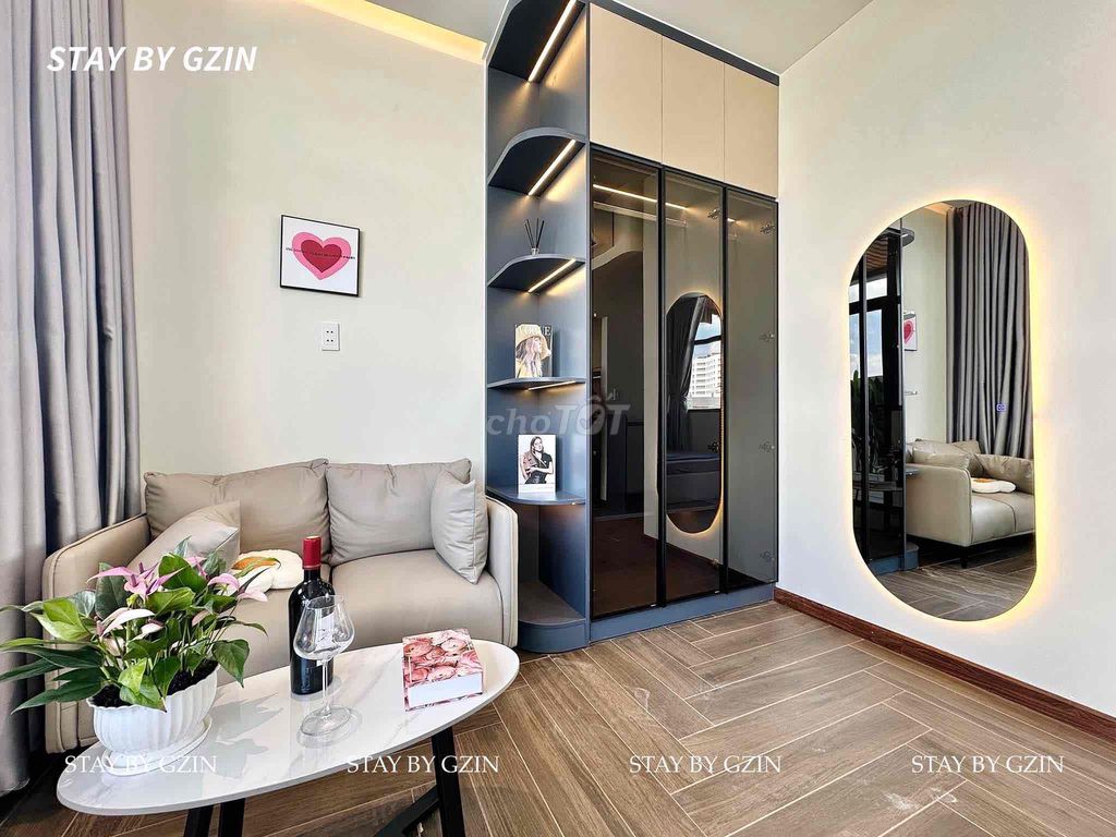 mini apartment right at the Phú Nhuận stop near the center - full comfort