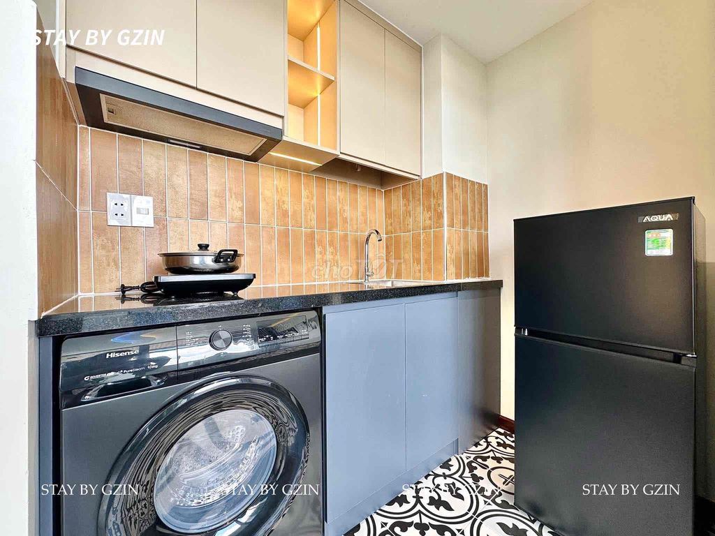 mini apartment right at the Phú Nhuận stop near the center - full comfort