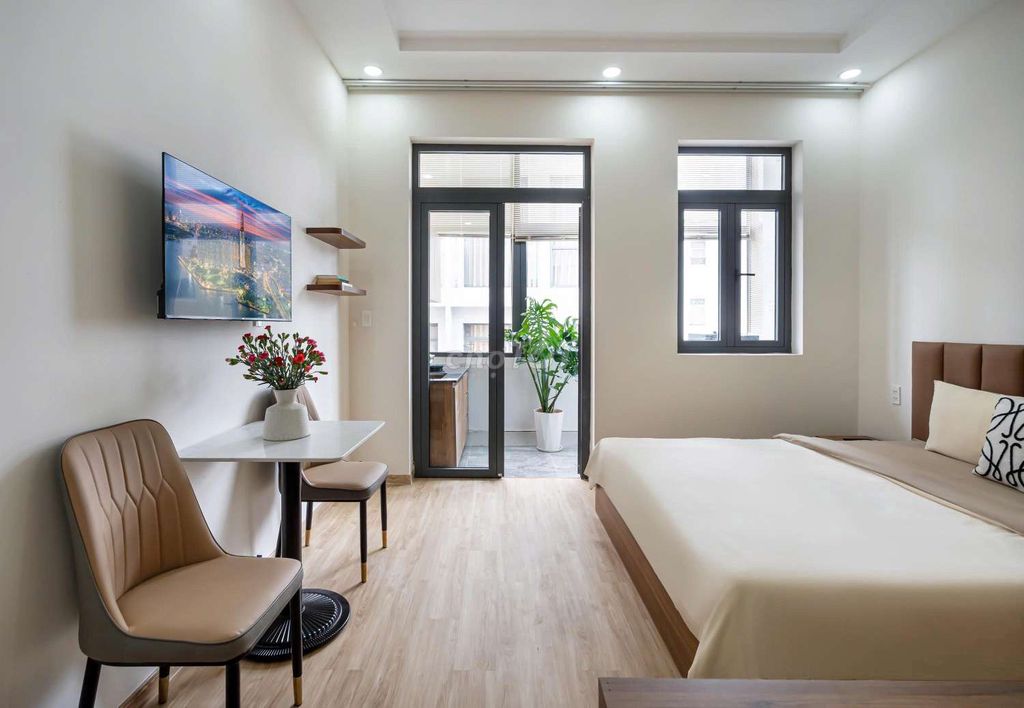 Rent a mini-full interior plus private washing machine right near District 1.