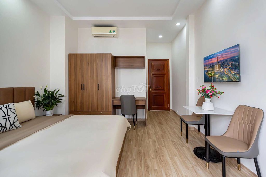 Rent a mini-full interior plus private washing machine right near District 1.