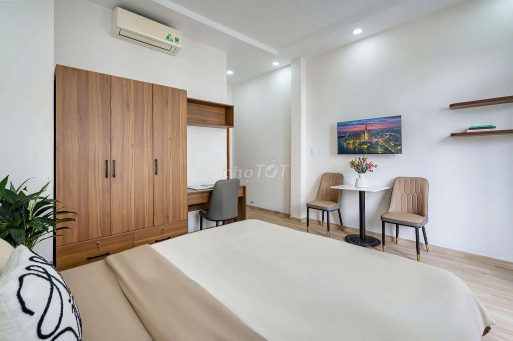 Rent a mini-full interior plus private washing machine right near District 1.