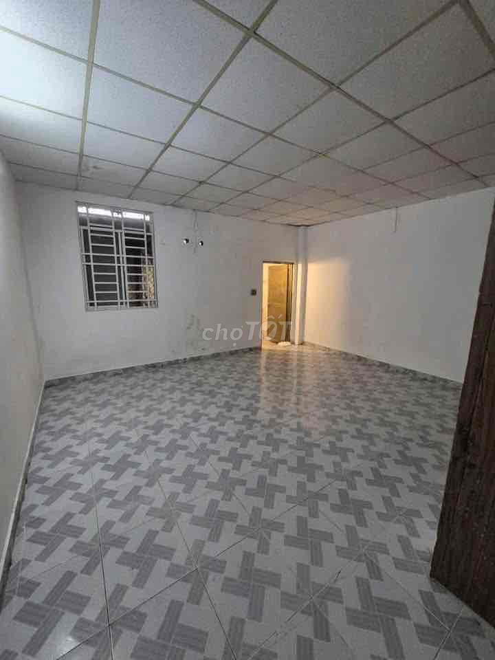 To rent Tây Thạnh-Lê Trọng Tấn