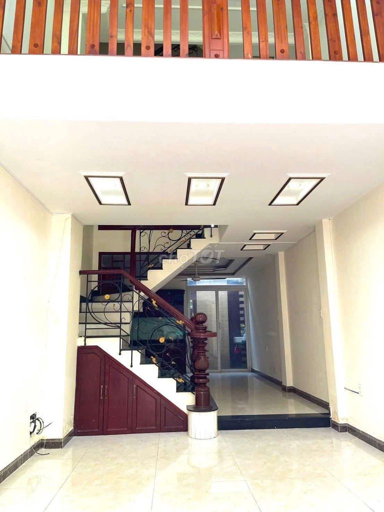 Rent a 7th Street KAc Hoàng Quốc Việt