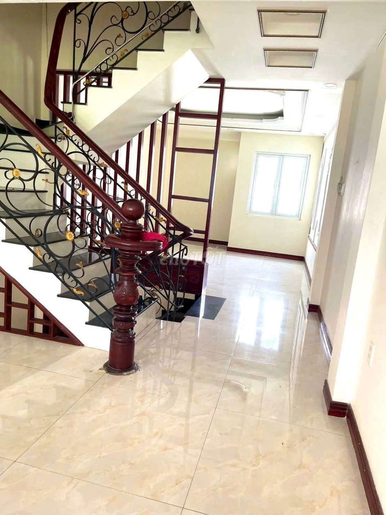 Rent a 7th Street KAc Hoàng Quốc Việt