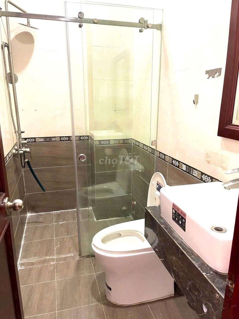 Rent a 7th Street KAc Hoàng Quốc Việt