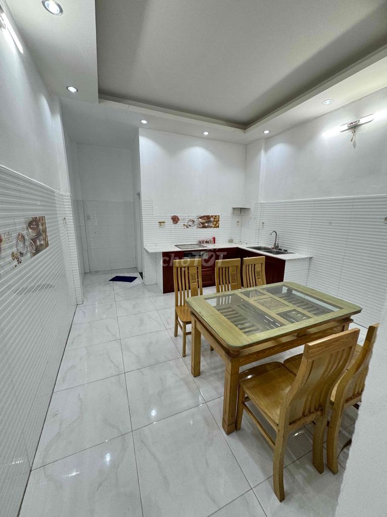 The Số 6 Lavette - 4 meters x 15 meters - 1 floor - 2 bedroom - 2 cheap toilets