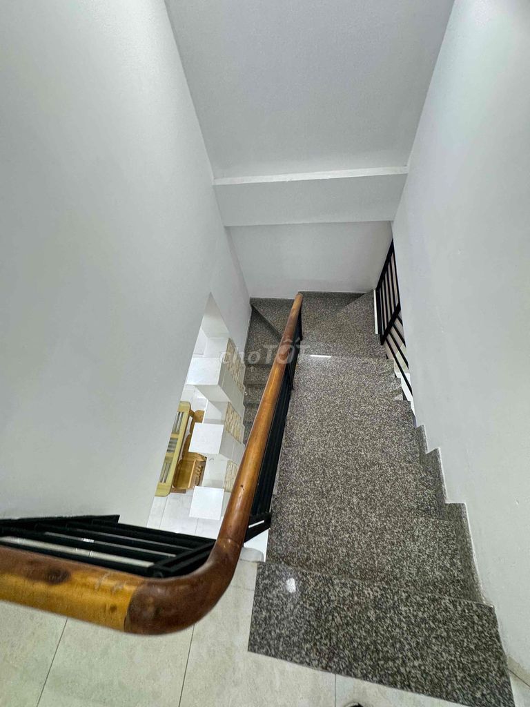 The Số 6 Lavette - 4 meters x 15 meters - 1 floor - 2 bedroom - 2 cheap toilets