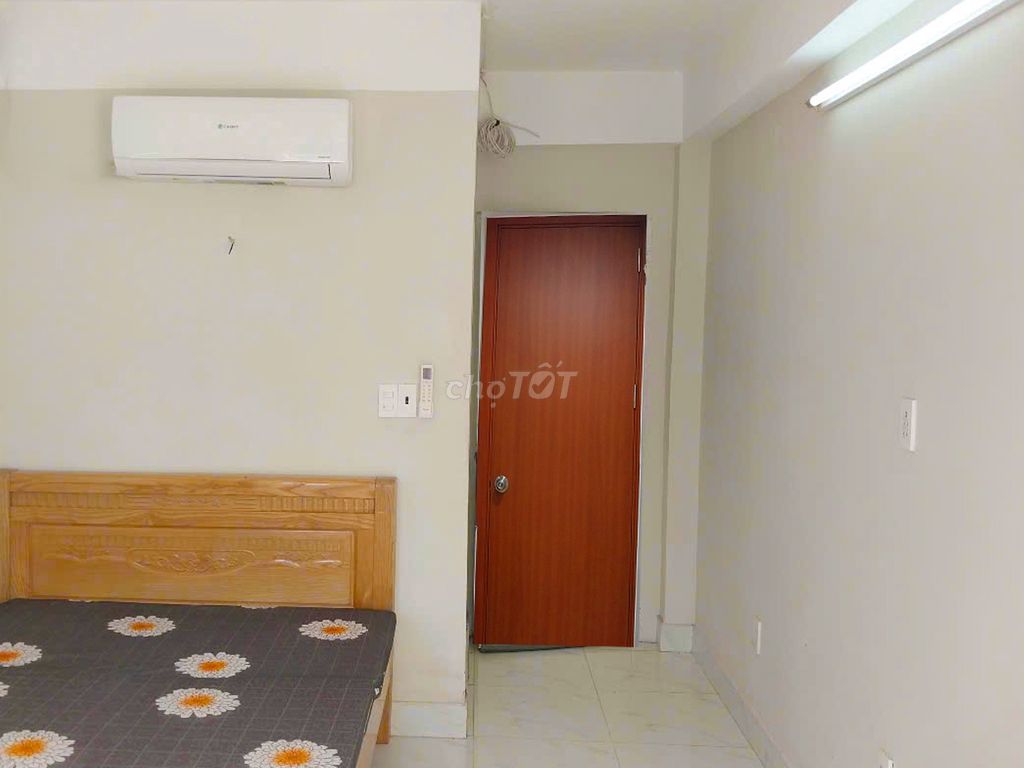 Only 3 million. 2 1502 Nguyễn Duy Trinh Office near fpt_hutech_fmu