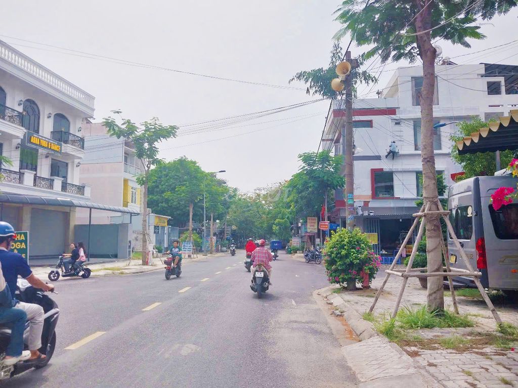 Only 3 million. 2 1502 Nguyễn Duy Trinh Office near fpt_hutech_fmu