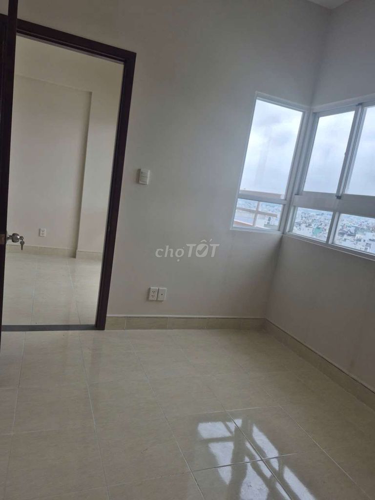 Rent a new apartment 71 meters.