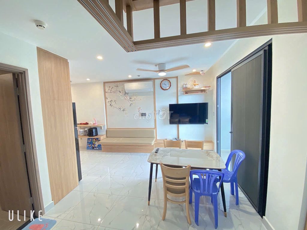 Rent three bedrooms across the street from the vincom.