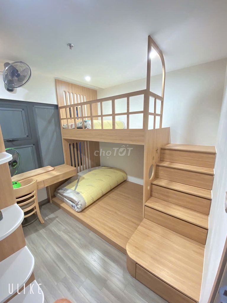 Rent three bedrooms across the street from the vincom.