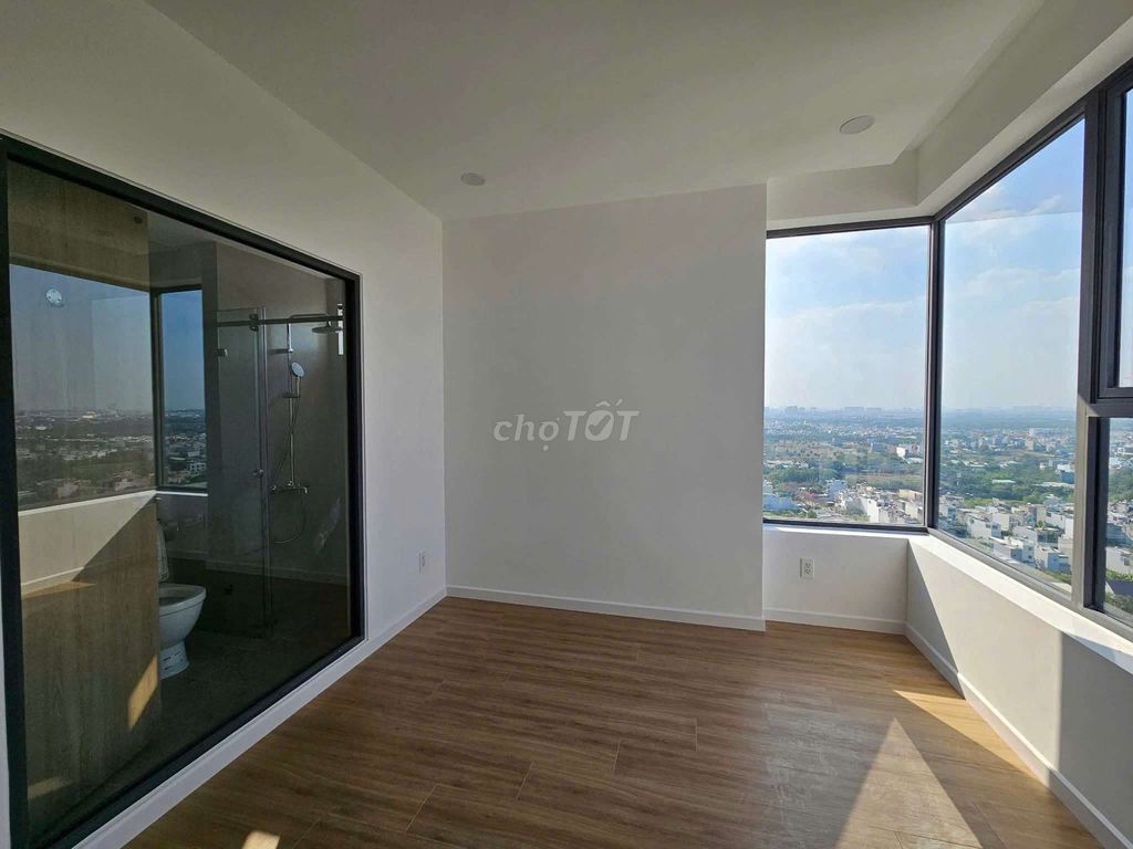 Rent three bedrooms full of advanced furniture that can enter immediately