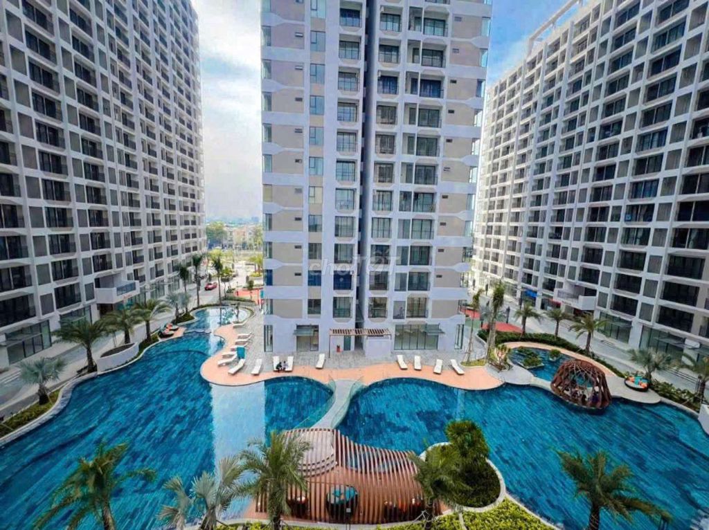 Rent three bedrooms full of advanced furniture that can enter immediately