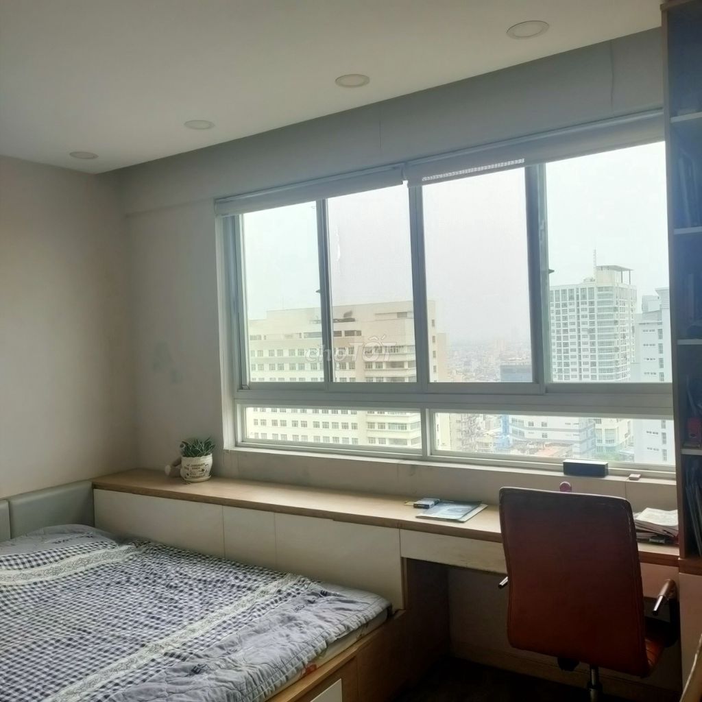 Hùng Vương Plaza 130 M2 3 bedroom 3 toilets - opposite the mighty bv, 22 million a month