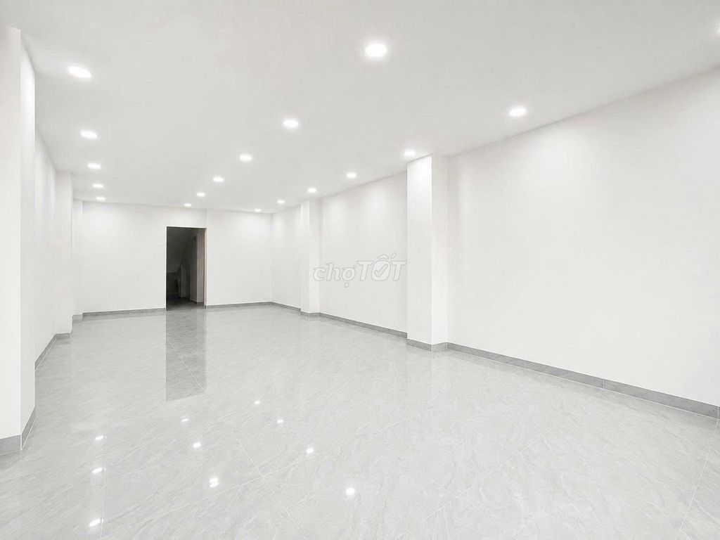 New houses are empty all the time. area 6 x18