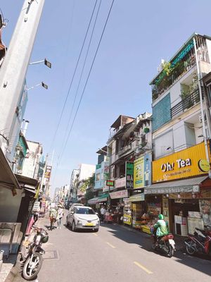 Rent a new house 100 percent of a cheap New Year's street.